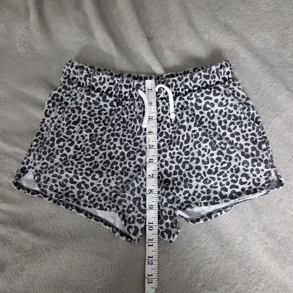 Old Navy Girls Size Large Drawstring Fleece Shorts  Black  Gray Leopard Print